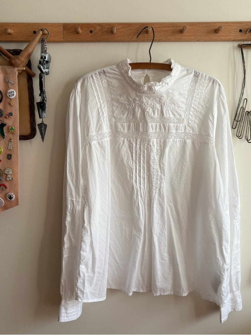 GAP White Long-Sleeve Lace & Pintuck Dress Shirt